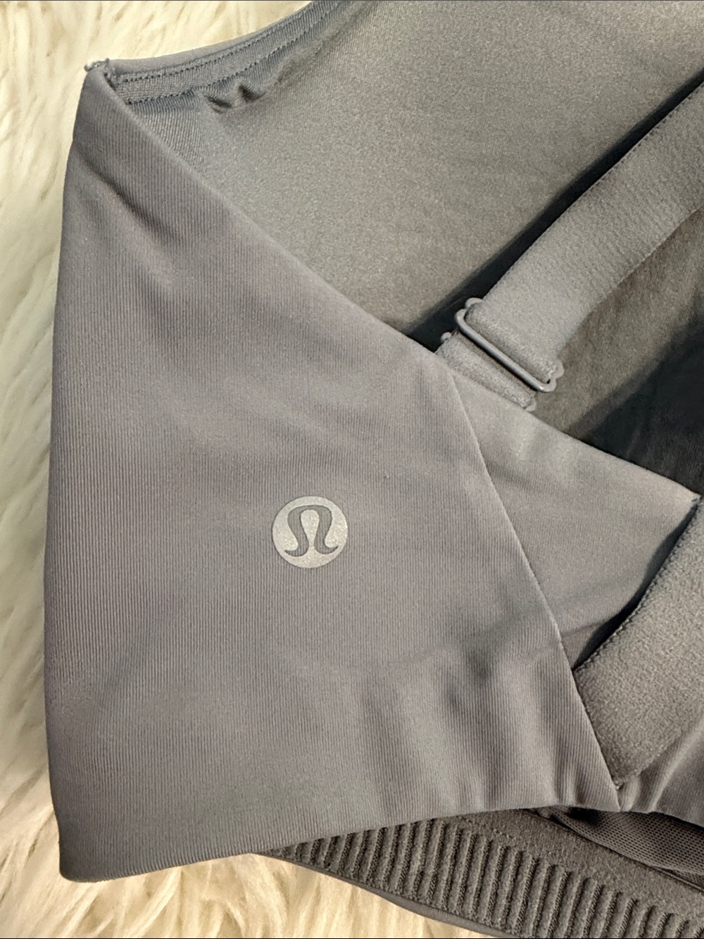 Lululemon Women's Gray Strappy Sports Bra - Comfortable Support size 34DDD - Picture 3 of 6